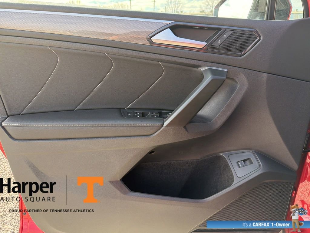 Used 2024 Volkswagen Tiguan SE R-Line image 18