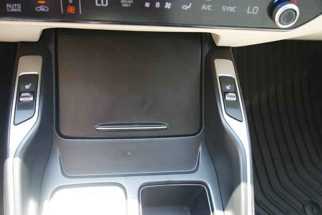 Used 2025 Kia Sorento EX w/ EX Panoramic Sunroof Package AWD/4WD image 37