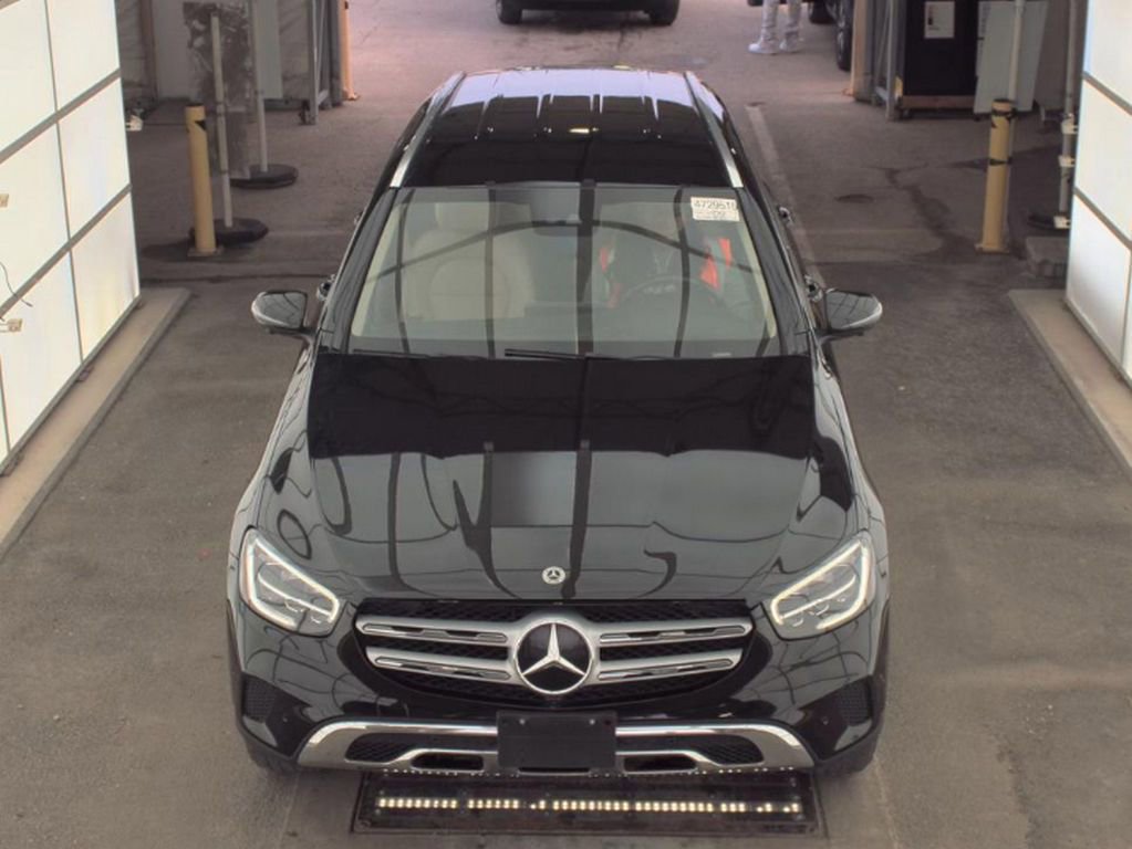 Used 2022 Mercedes-Benz GLC 300 4MATIC w/ Premium Package Lite image 2
