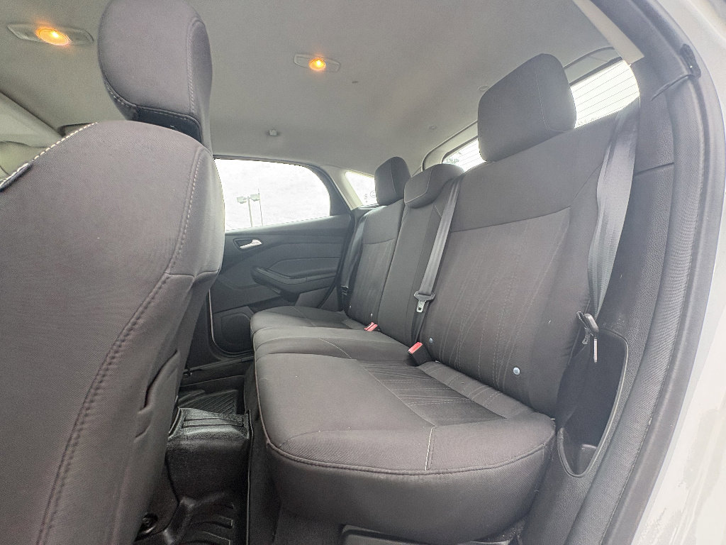 Used 2016 Ford Focus SE image 30