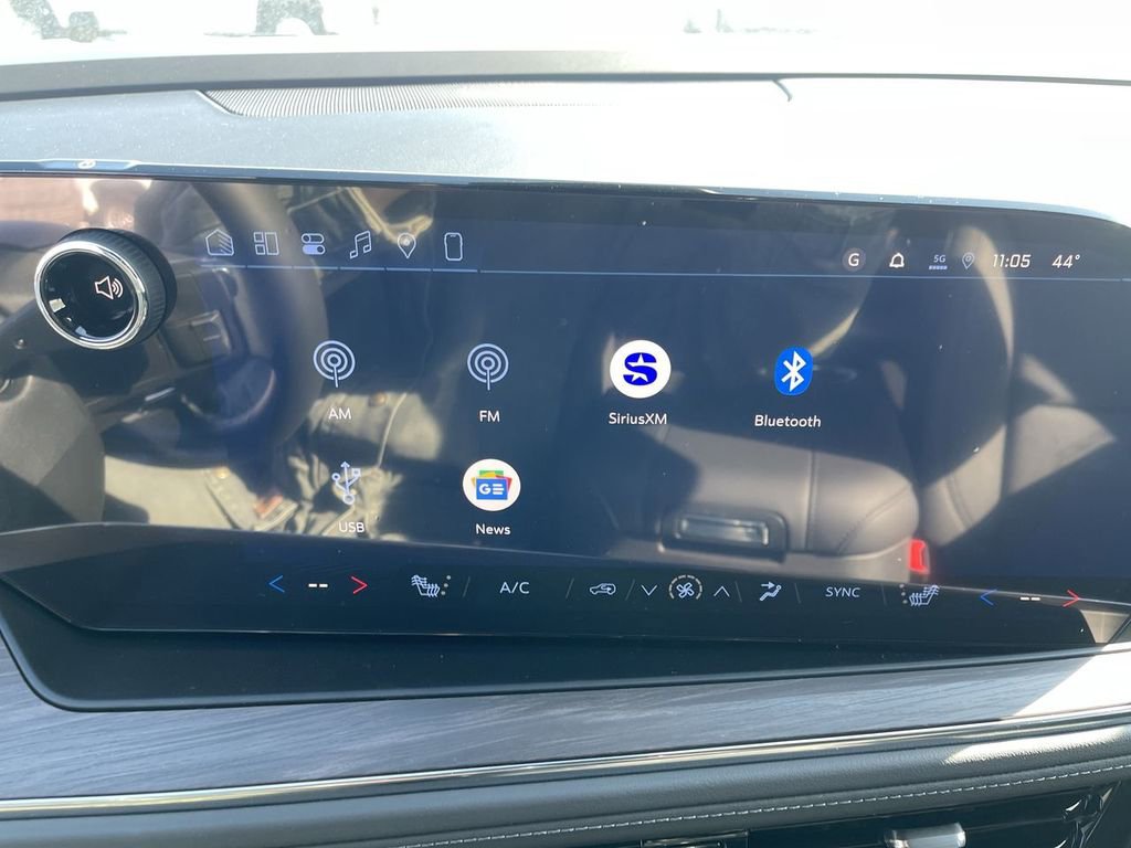 New 2026 Chevrolet Suburban LT w/ Comfort Package AWD/4WD image 16