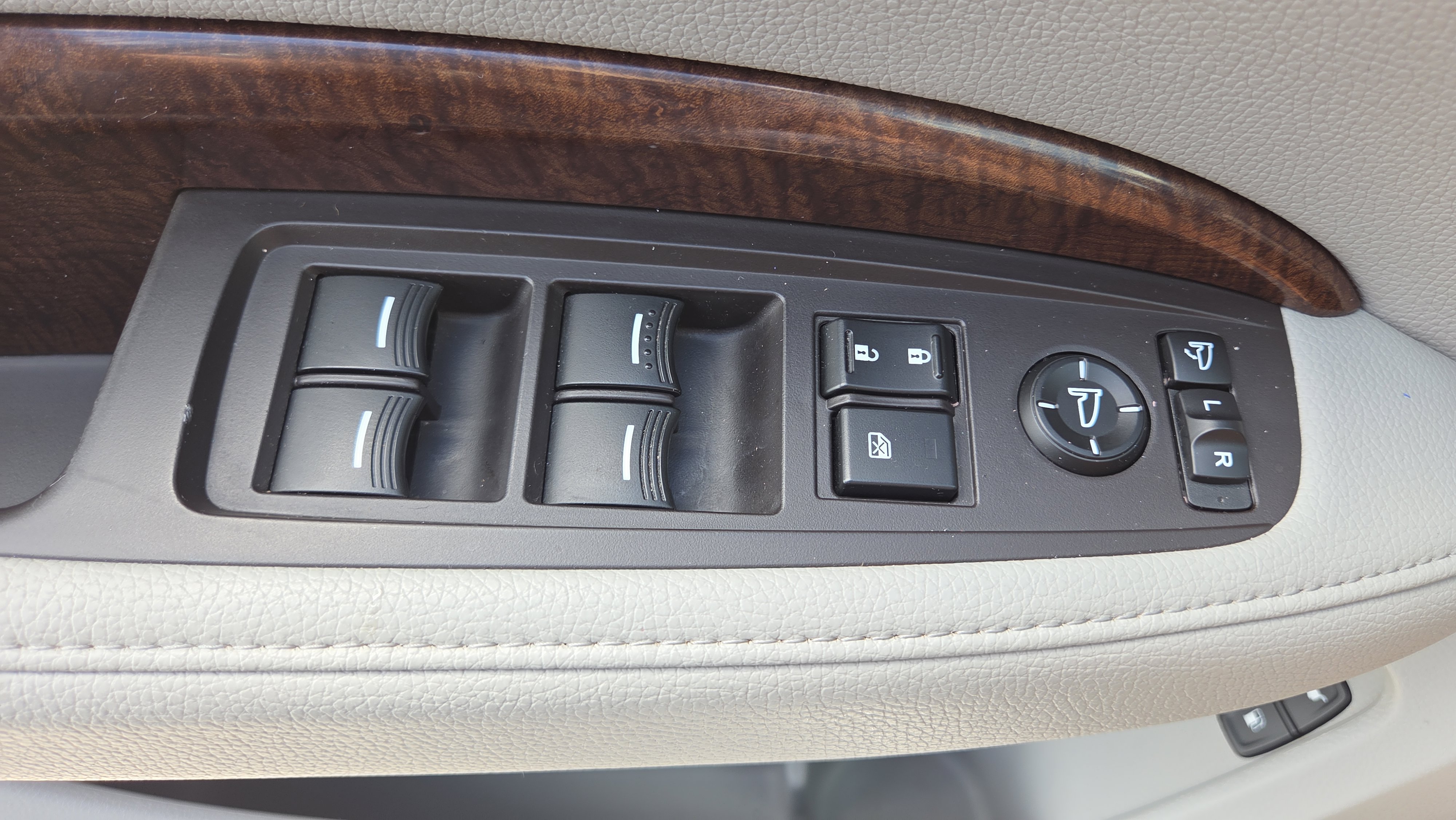 Used 2018 Acura MDX FWD w/ Technology Package image 37
