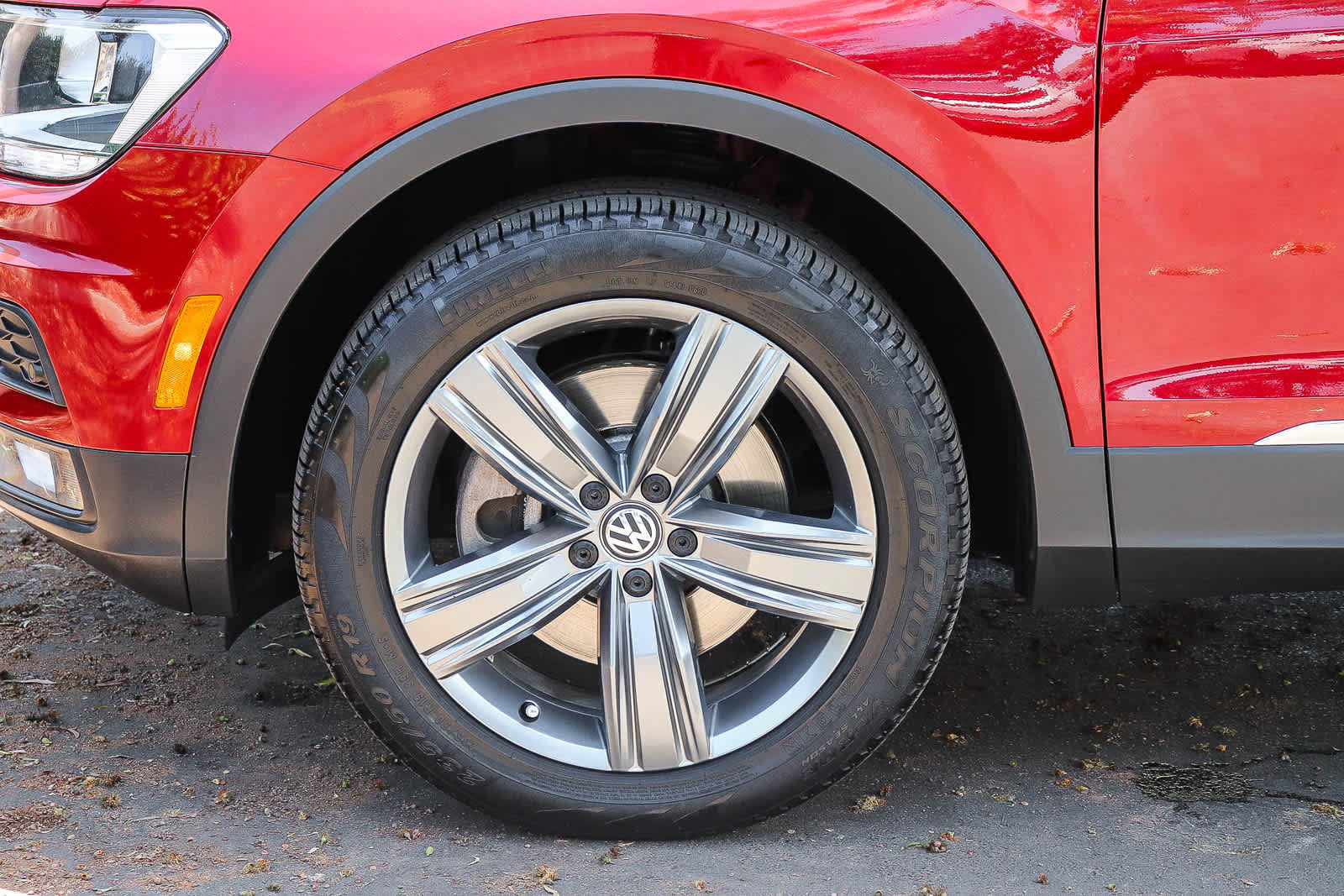 Used 2020 Volkswagen Tiguan SEL FWD image 11