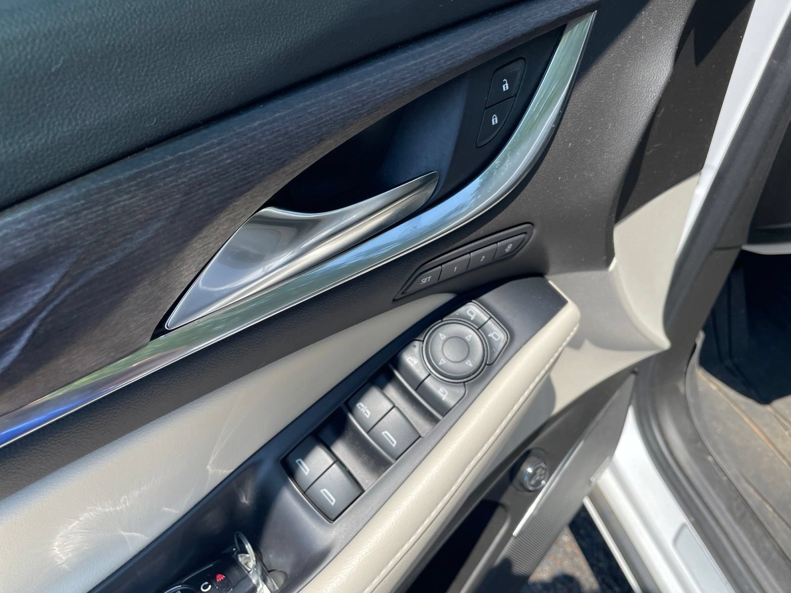 Used 2022 Buick Enclave Avenir w/ Avenir Technology Package FWD image 18