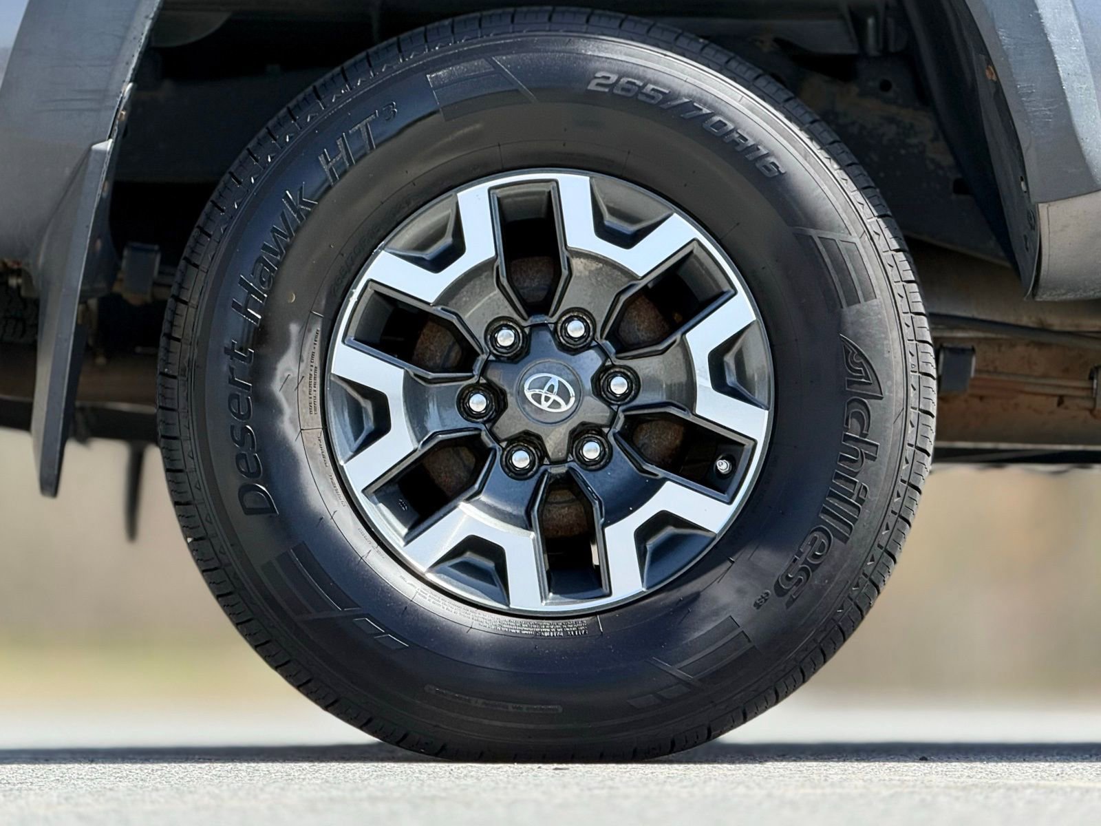 Used 2019 Toyota Tacoma TRD Off-Road w/ Technology Package image 19