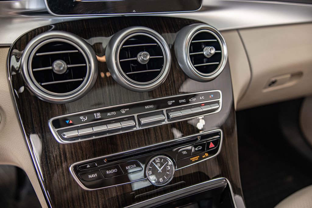 Used 2018 Mercedes-Benz C 300 4MATIC Sedan image 27