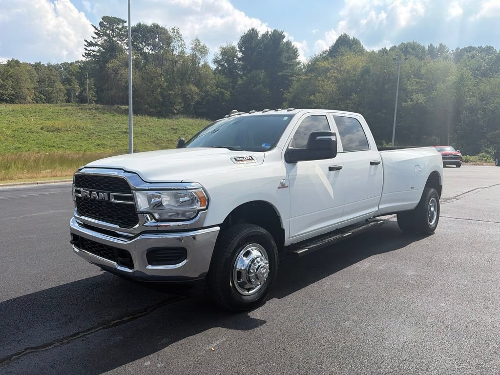 Used 2024 RAM 3500 Tradesman w/ Chrome Appearance Group AWD/4WD image 4