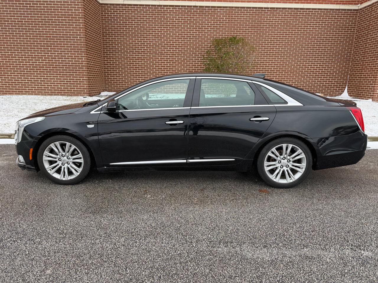 Used 2018 Cadillac XTS Luxury image 4