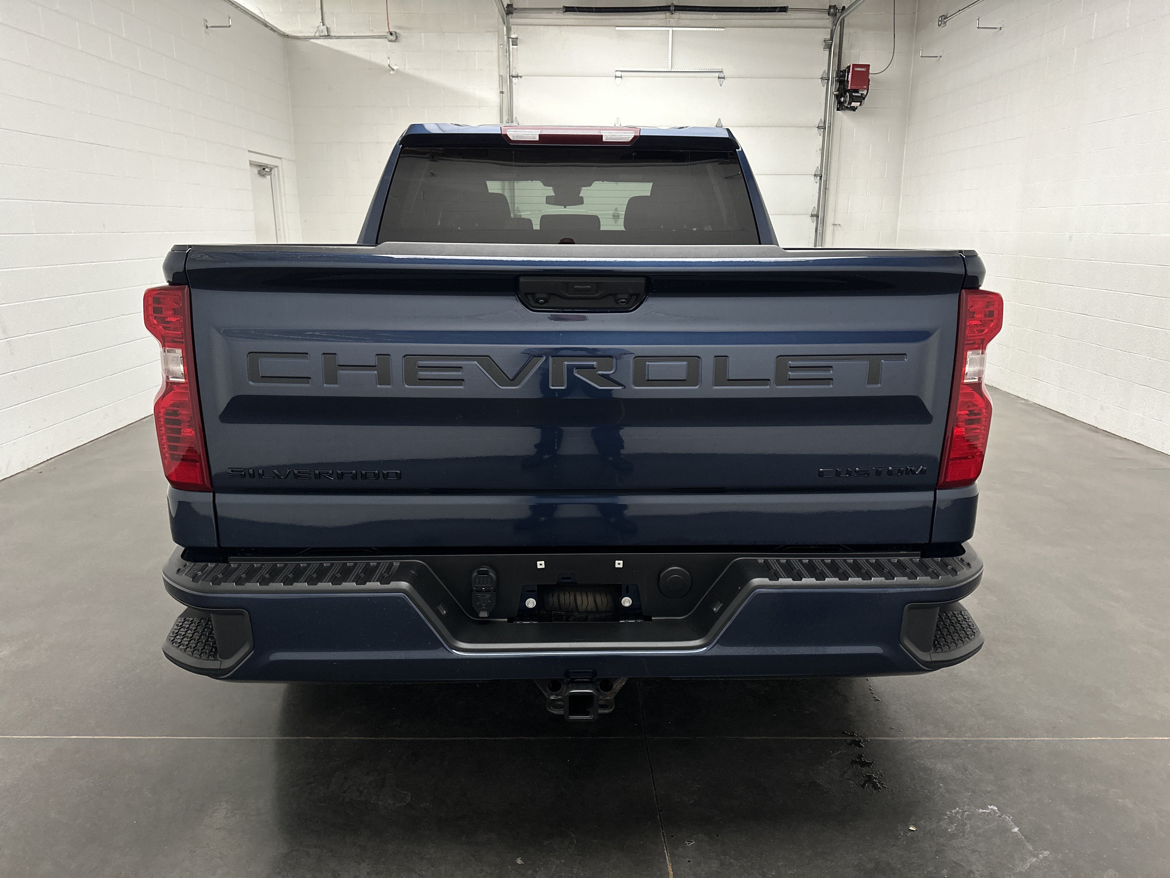 Used 2022 Chevrolet Silverado 1500 Custom w/ LPO, Dark Essentials Package AWD/4WD image 8