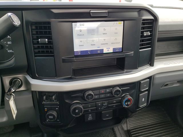 New 2026 Ford F250 XL w/ XL Chrome Package AWD/4WD image 19