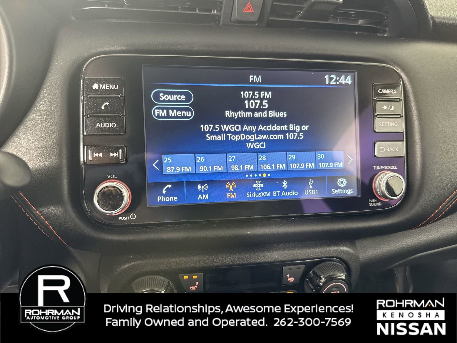 Used 2023 Nissan Kicks SR w/ SR Premium Package image 6