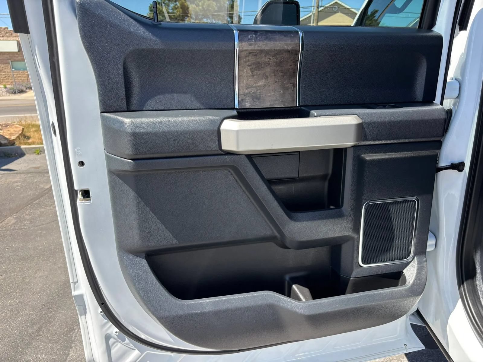Used 2022 Ford F250 Lariat w/ Lariat Value Package AWD/4WD image 16