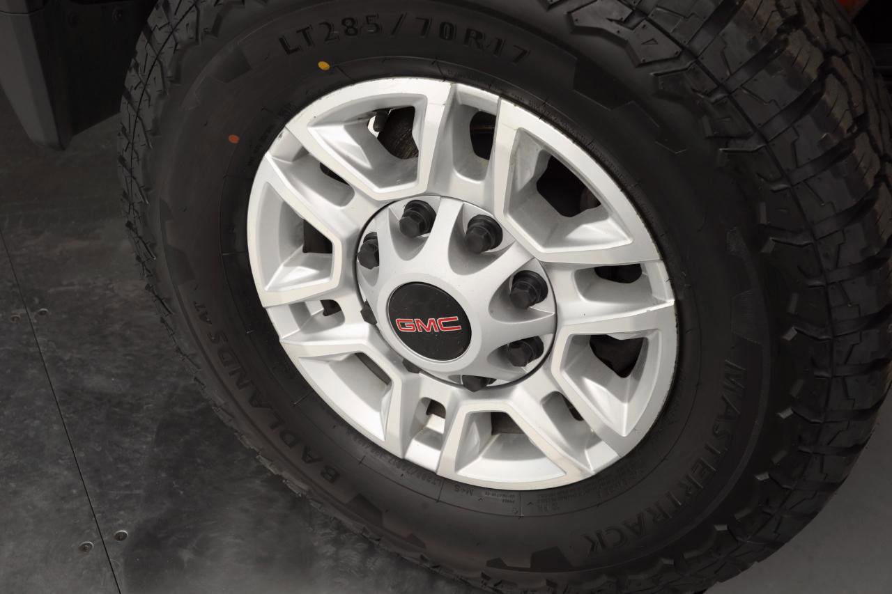 Used 2020 GMC Sierra 2500 SLE w/ SLE Convenience Package image 10