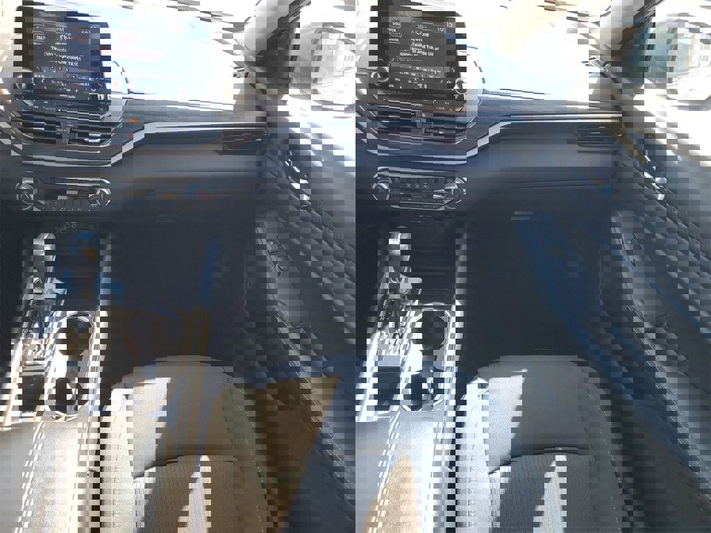 Used 2024 Nissan Altima 2.5 SV image 26