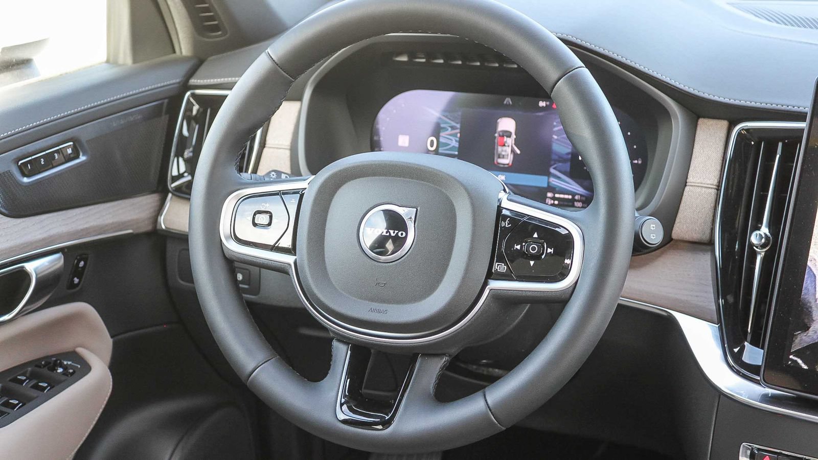 New 2026 Volvo XC90 T8 Plus w/ Protection Package Premier AWD/4WD image 17