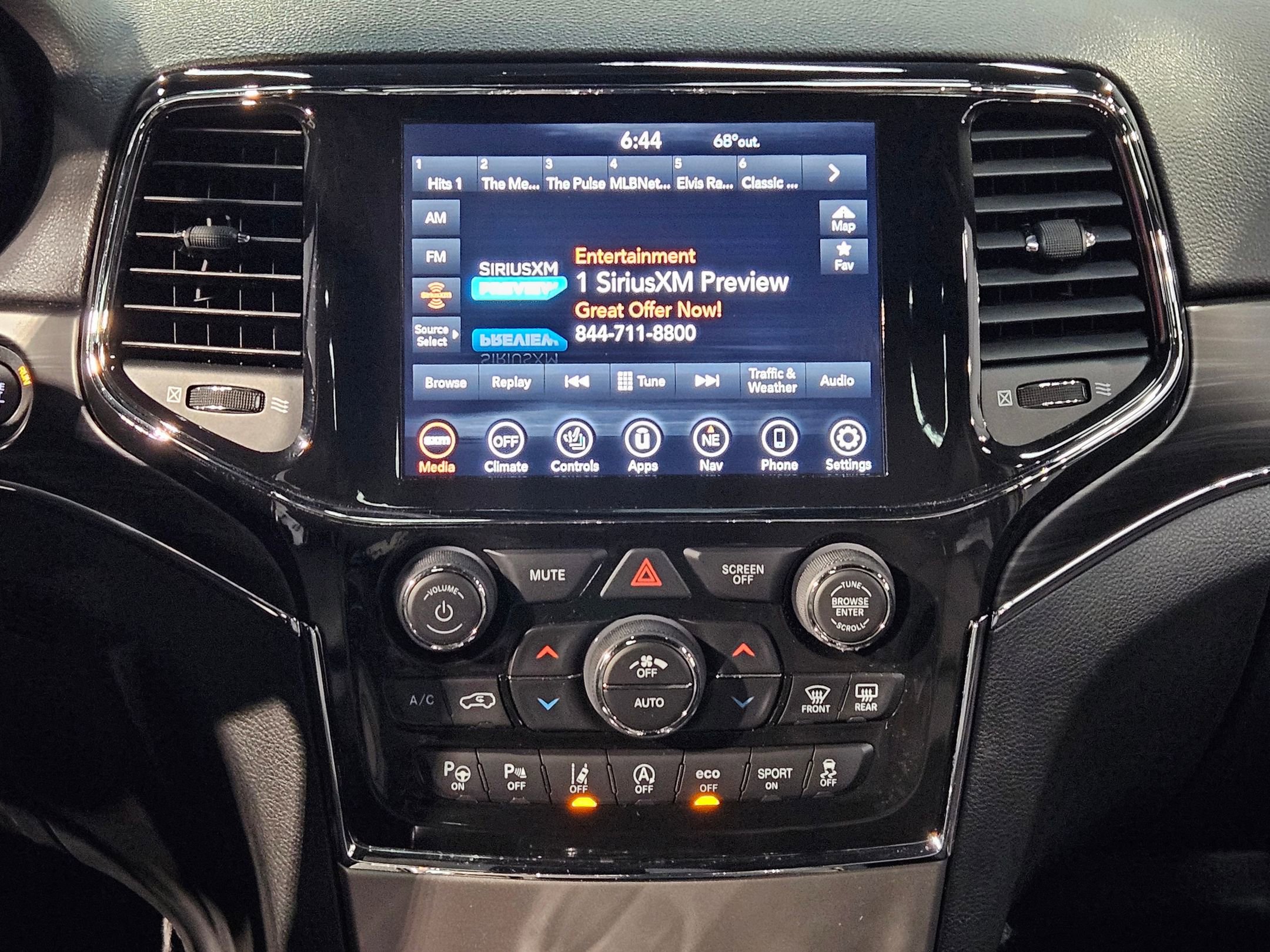Used 2021 Jeep Grand Cherokee Limited w/ Quick Order Package 28K 80th AWD/4WD image 16