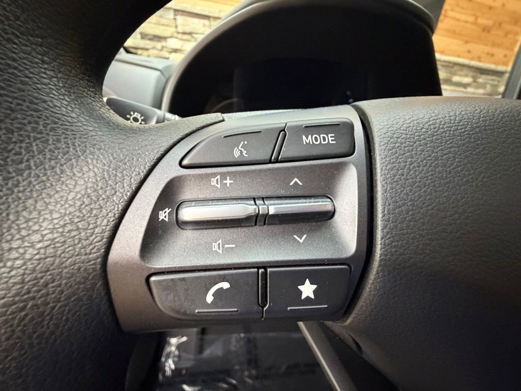 Used 2023 Hyundai Kona SE AWD/4WD image 22