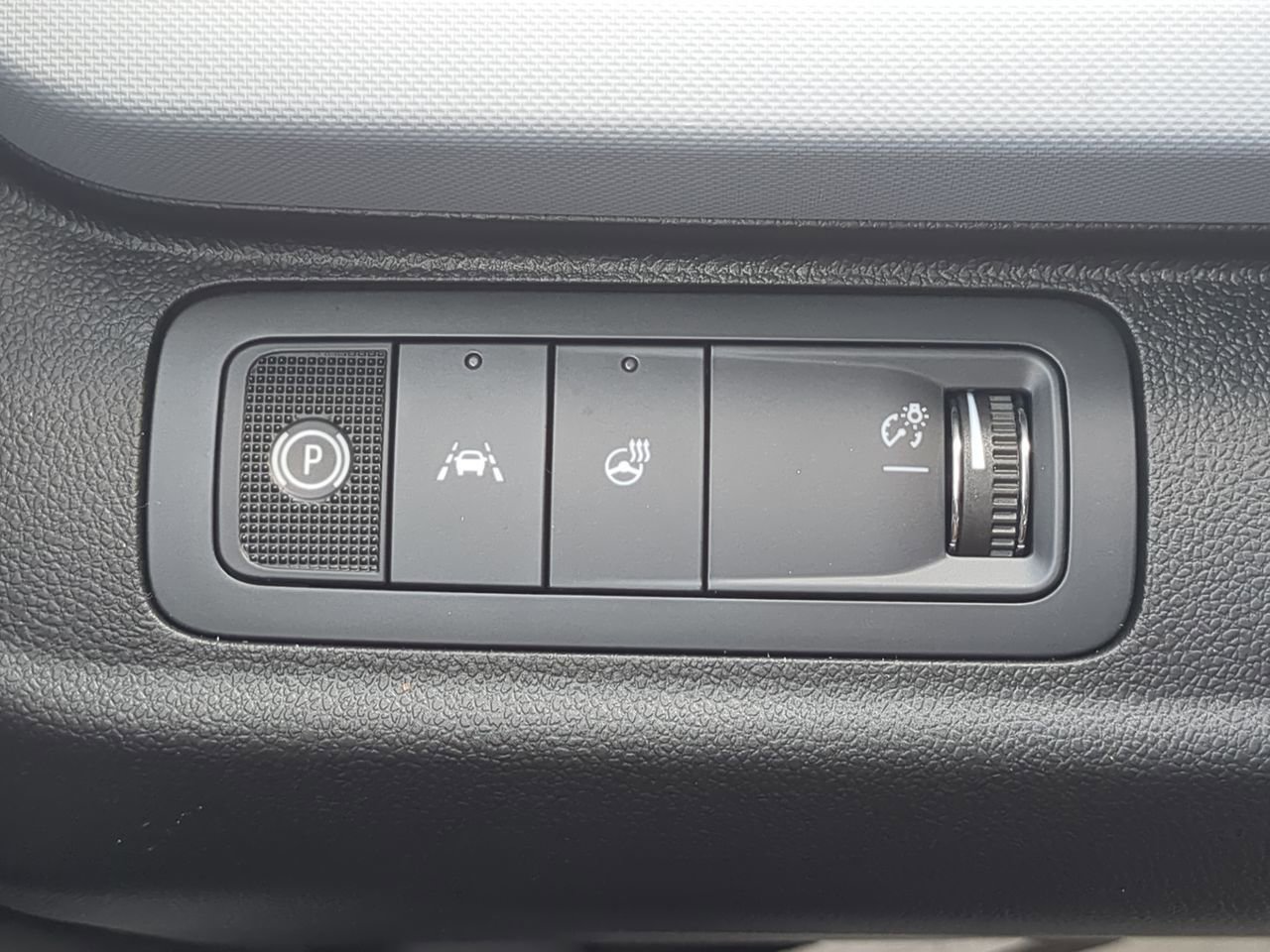 New 2027 Chevrolet Bolt RS FWD image 18