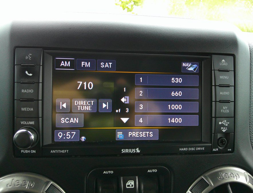 Used 2018 Jeep Wrangler Unlimited Sahara AWD/4WD image 40