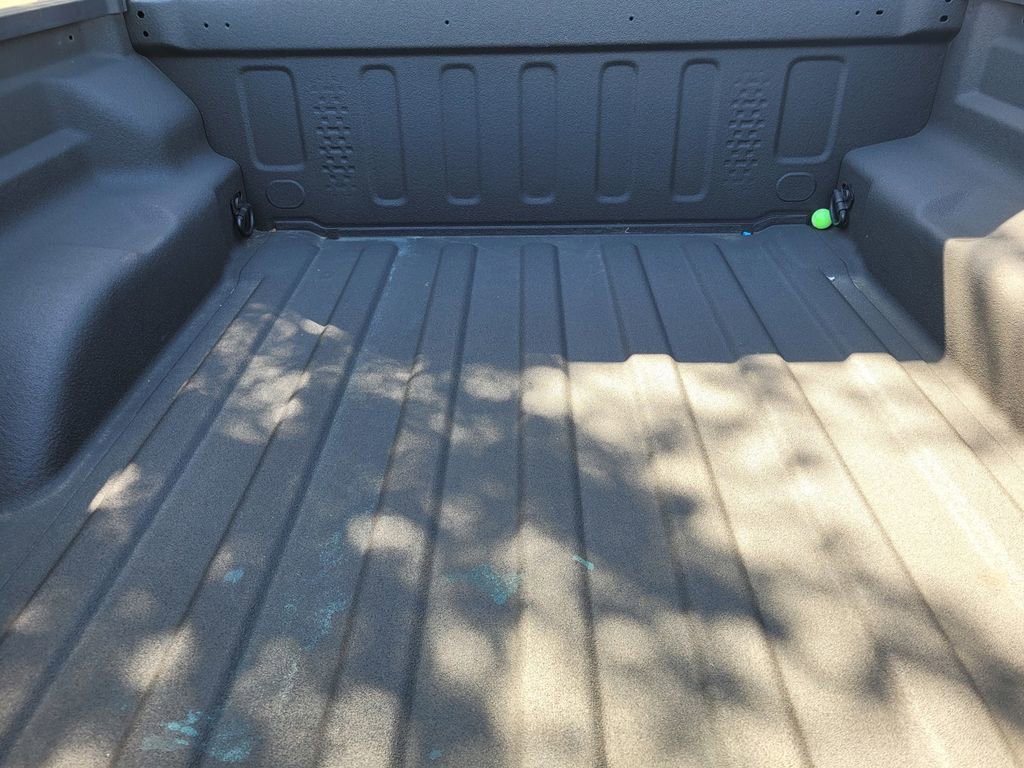 Used 2022 Jeep Gladiator Overland w/ Trailer Tow Package AWD/4WD image 23