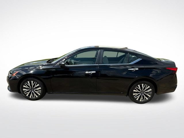 Used 2025 Nissan Altima 2.5 SV FWD image 6