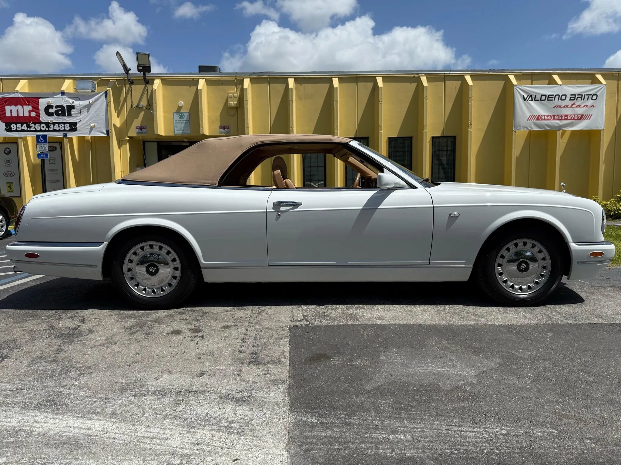 Used 2000 Rolls-Royce Corniche RWD image 8