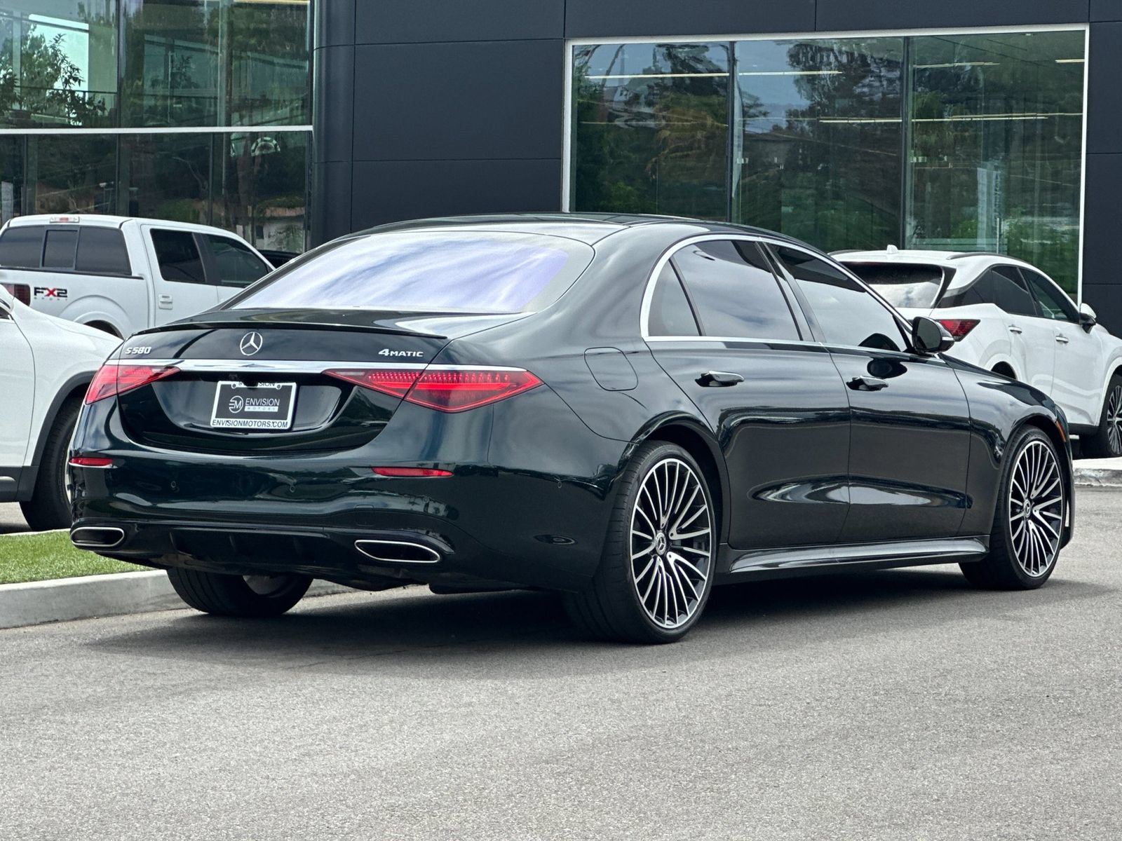 Used 2021 Mercedes-Benz S 580 4MATIC Sedan image 3