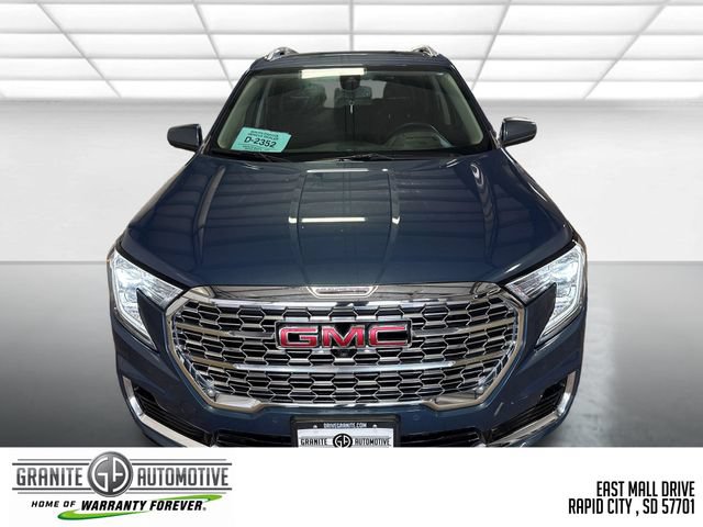 Used 2024 GMC Terrain Denali w/ Denali Premium Package AWD/4WD image 9