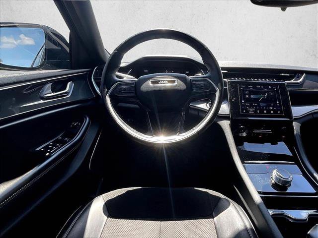Used 2022 Jeep Grand Cherokee L Laredo RWD image 5