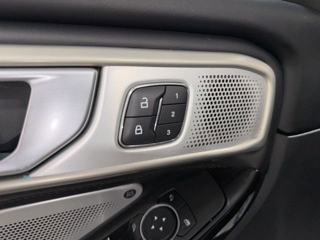Used 2023 Ford Explorer Platinum w/ Technology Package image 11