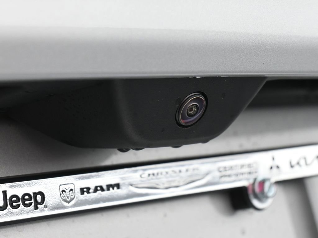 New 2025 Jeep Grand Cherokee Altitude image 31