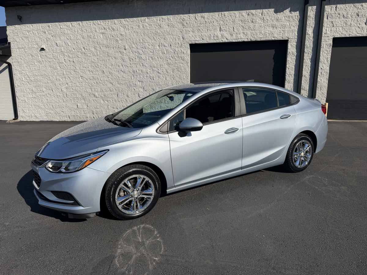 Used 2017 Chevrolet Cruze LS FWD image 2