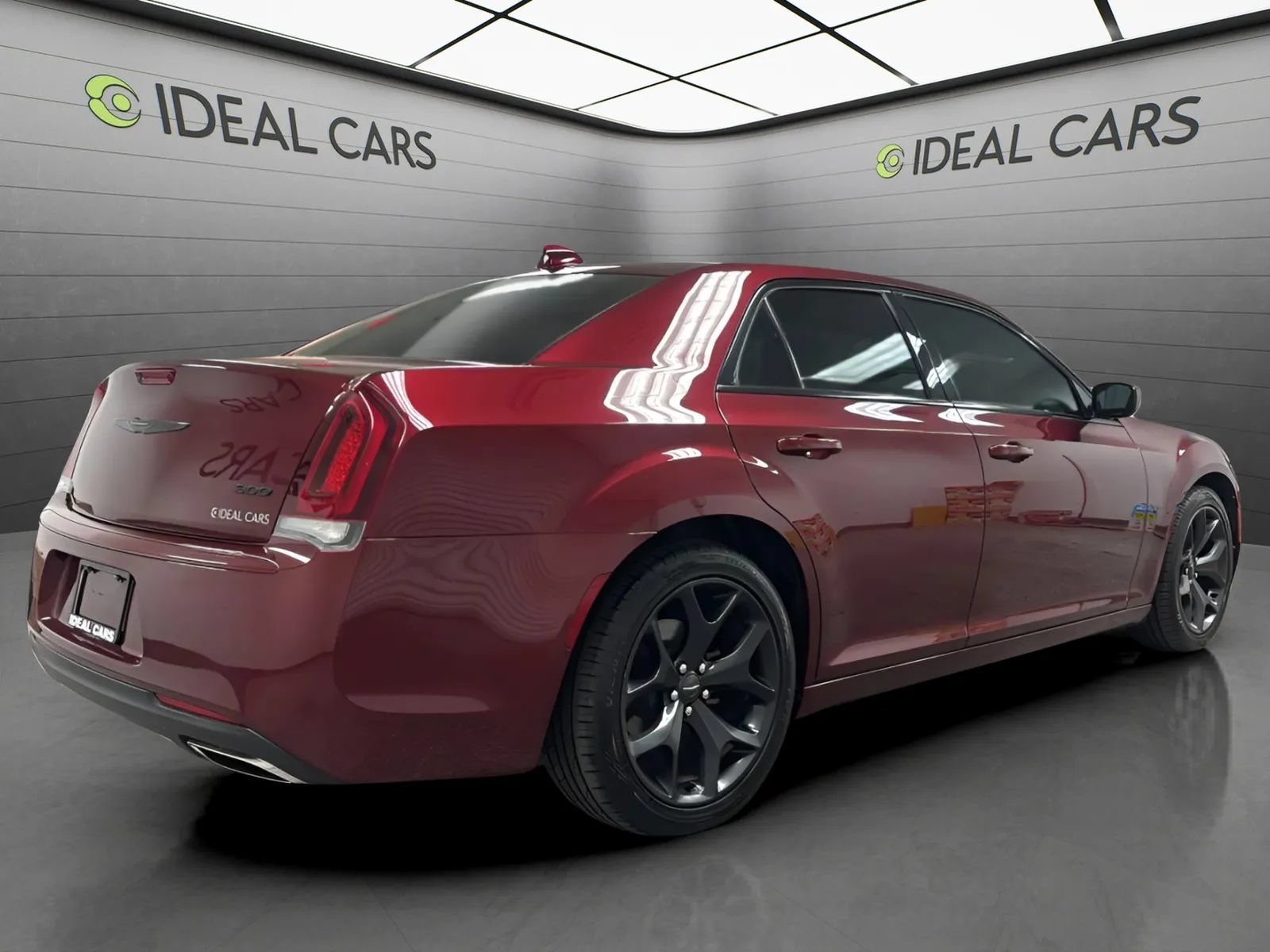 Used 2021 Chrysler 300 Touring w/ Sport Appearance Package RWD image 5