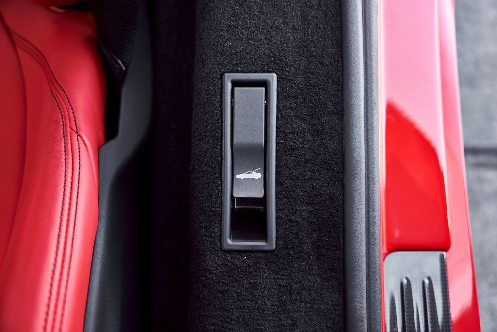 Used 2023 Ferrari SF90 Stradale image 39