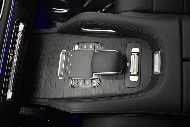 New 2026 Mercedes-Benz GLS 450 4MATIC image 32