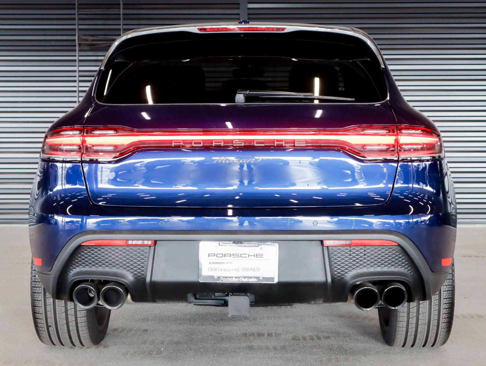 Certified 2025 Porsche Macan T image 9