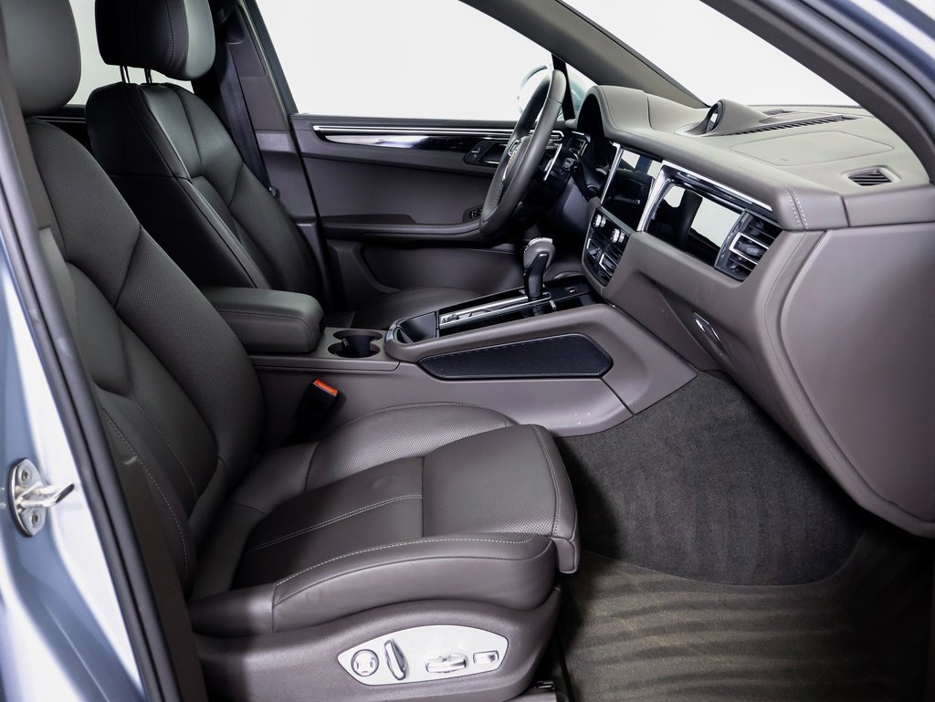 Certified 2023 Porsche Macan S w/ Premium Package Plus image 8