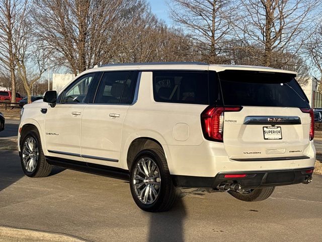 Used 2023 GMC Yukon XL Denali image 10