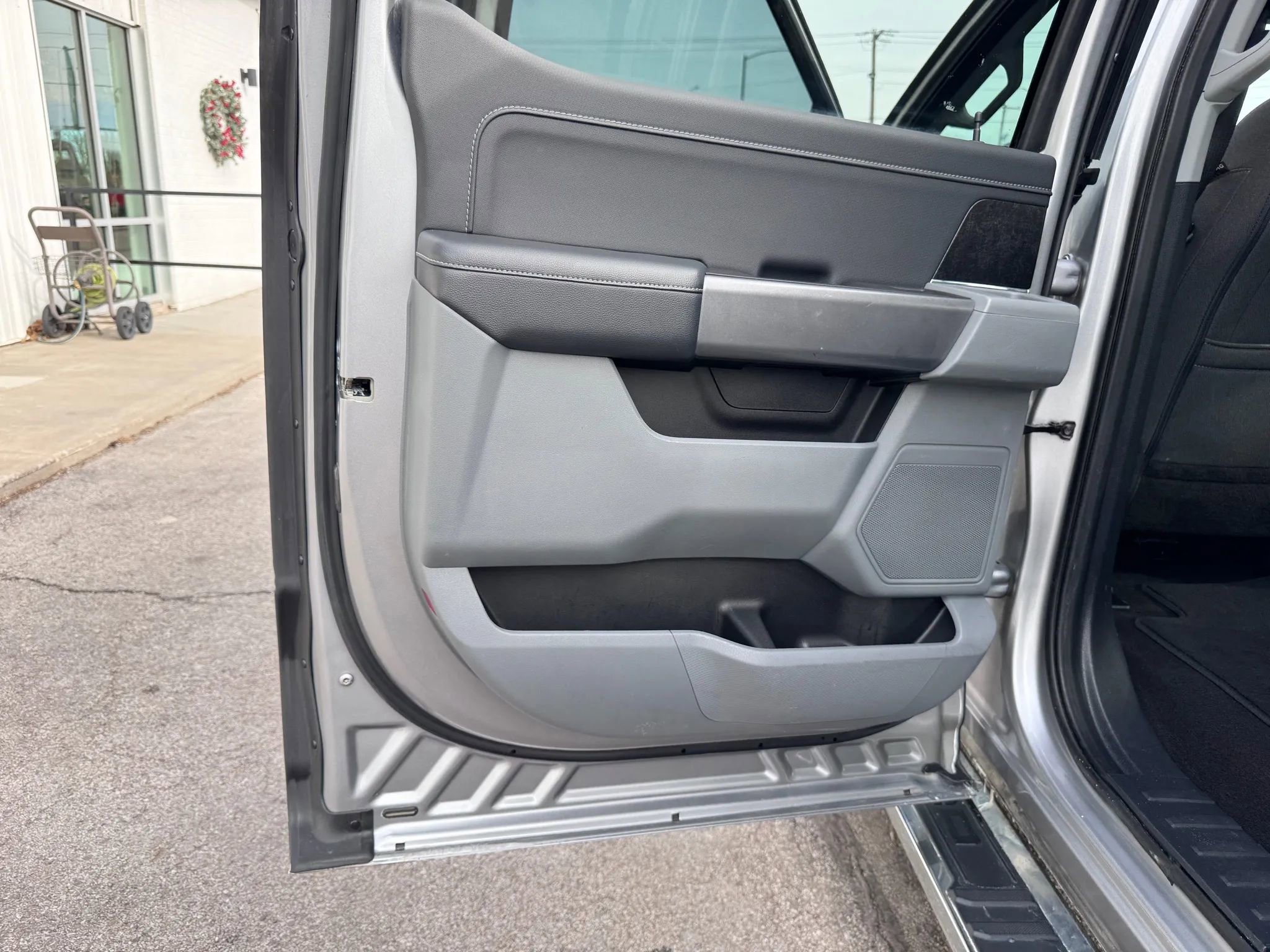 Used 2021 Ford F150 XLT w/ Equipment Group 302A High image 24