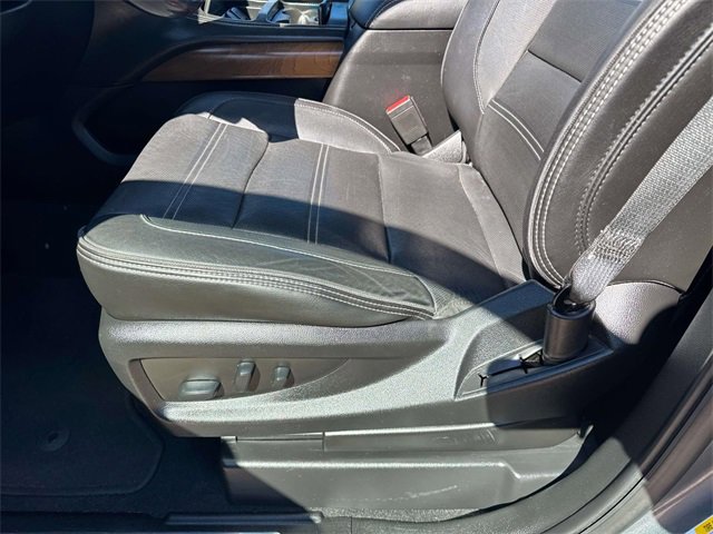 Used 2020 GMC Yukon XL Denali w/ Denali Premium Package image 24