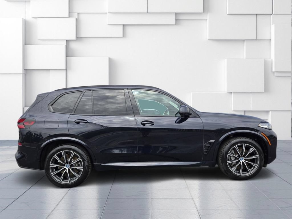 Certified 2024 BMW X5 xDrive50e w/ M Sport Package AWD/4WD image 4