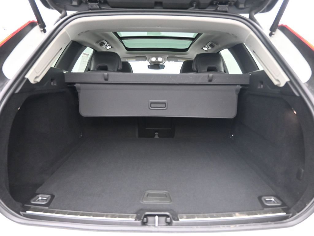 Used 2024 Volvo XC60 B5 Plus w/ Protection Package Premier image 22