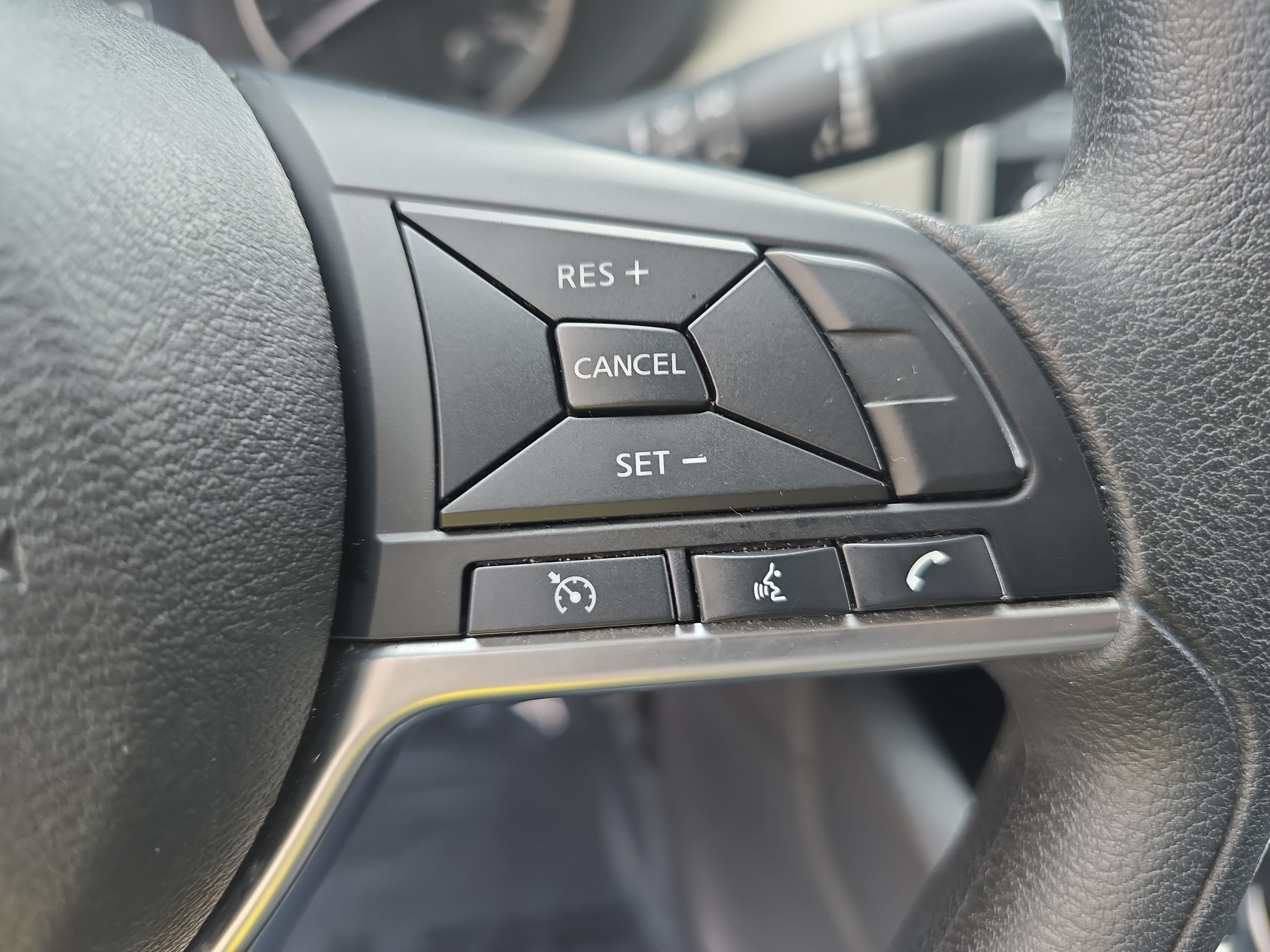 Used 2020 Nissan Versa SV FWD image 18