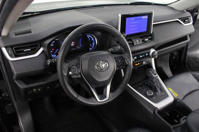 Used 2023 Toyota RAV4 XLE Premium image 9