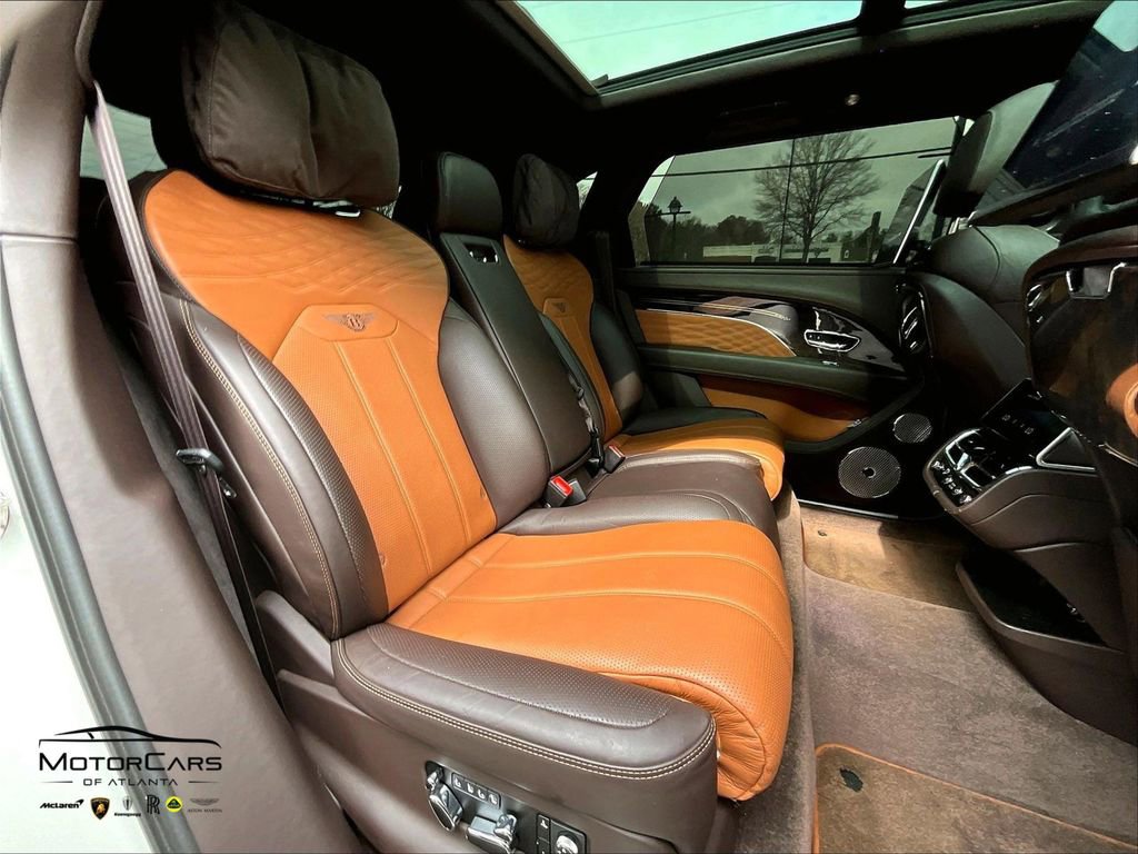 Used 2023 Bentley Bentayga Extended Wheelbase image 24