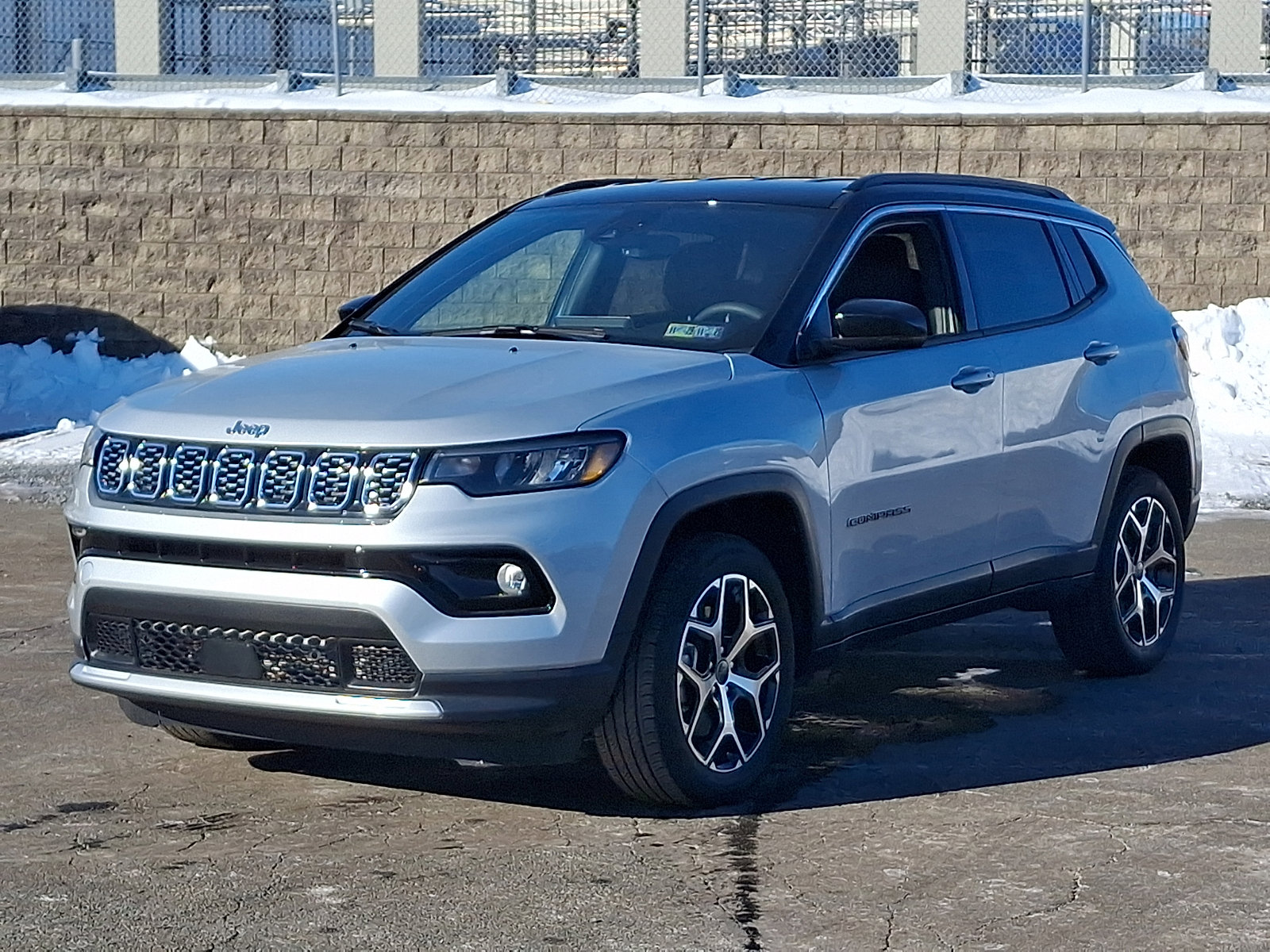 Used 2025 Jeep Compass Limited image 3