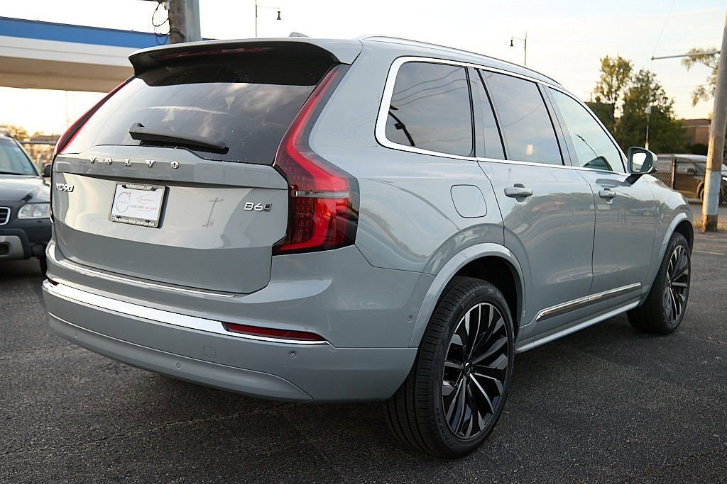 New 2026 Volvo XC90 B6 Plus w/ Protection Package Premier image 8