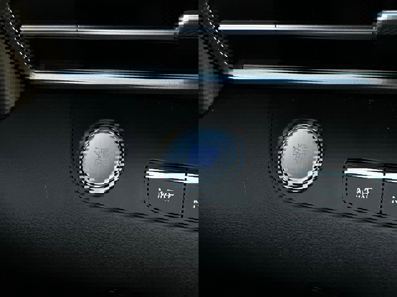 Used 2025 Hyundai Elantra Limited image 32