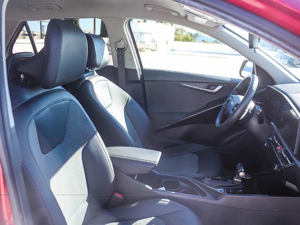 Used 2023 Kia Niro EX FWD image 17