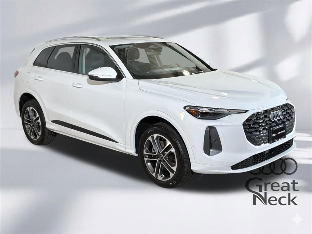 Certified 2025 Audi Q5 Premium w/ Convenience Package image 12